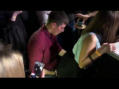 ❤️ Echte seks in een Russische nachtclub. 18-jarig Russisch meisje in de anus en vagina geneukt in een nachtclub ☑ Porn video at nl.sexuria-net.ru